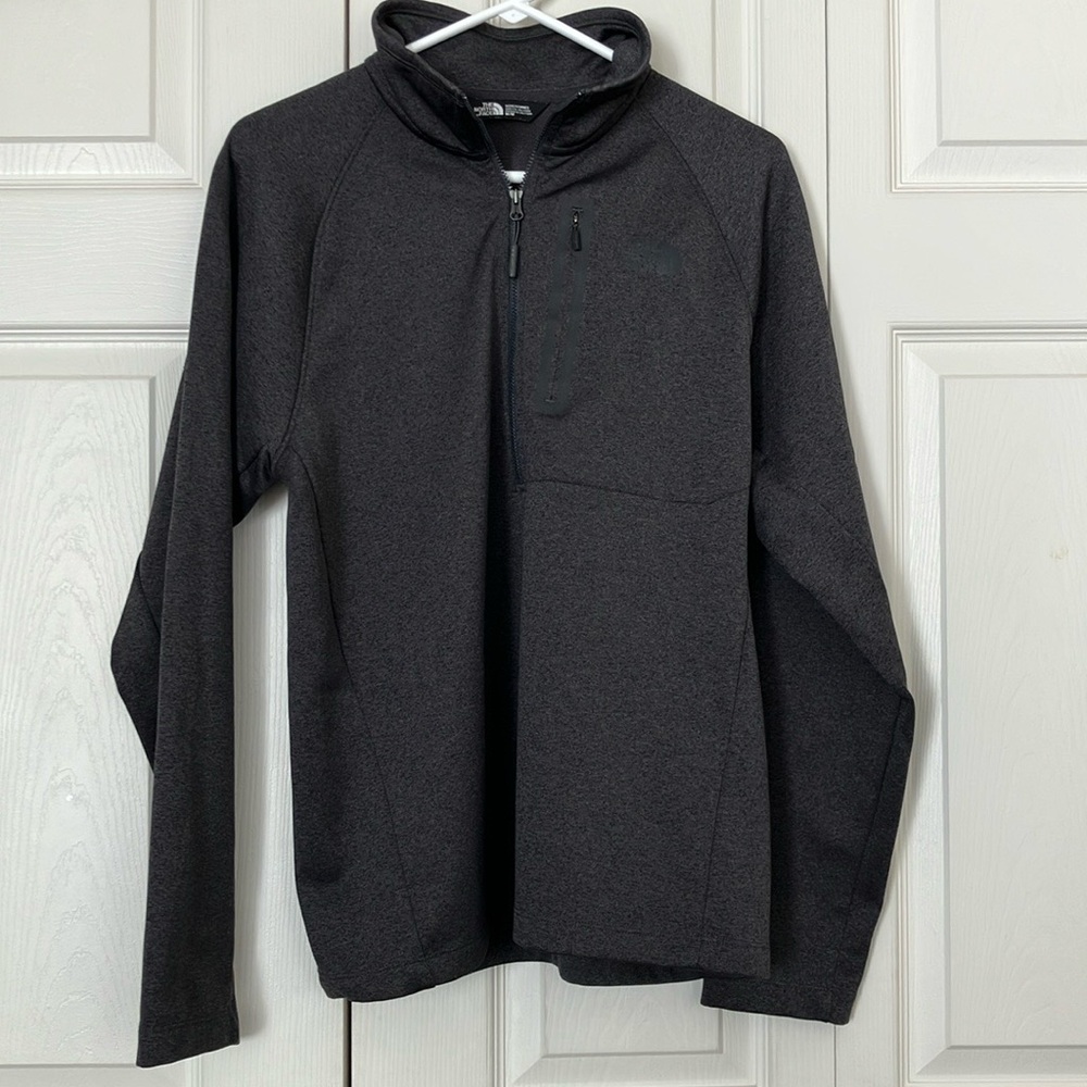 Men’s North face Quarterzip Size Medium